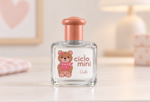 Frasco da Ciclo Mini Ursolina Deo Colônia Infantil Feminina 100 ml, com tampa rosada e ilustração de ursinha